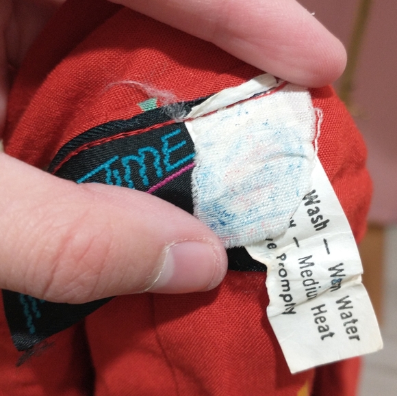 1990s Ragtime/ILGWU Red Midi Dress with Flowers (fits like a Size XS/S) - Picture 9 of 9